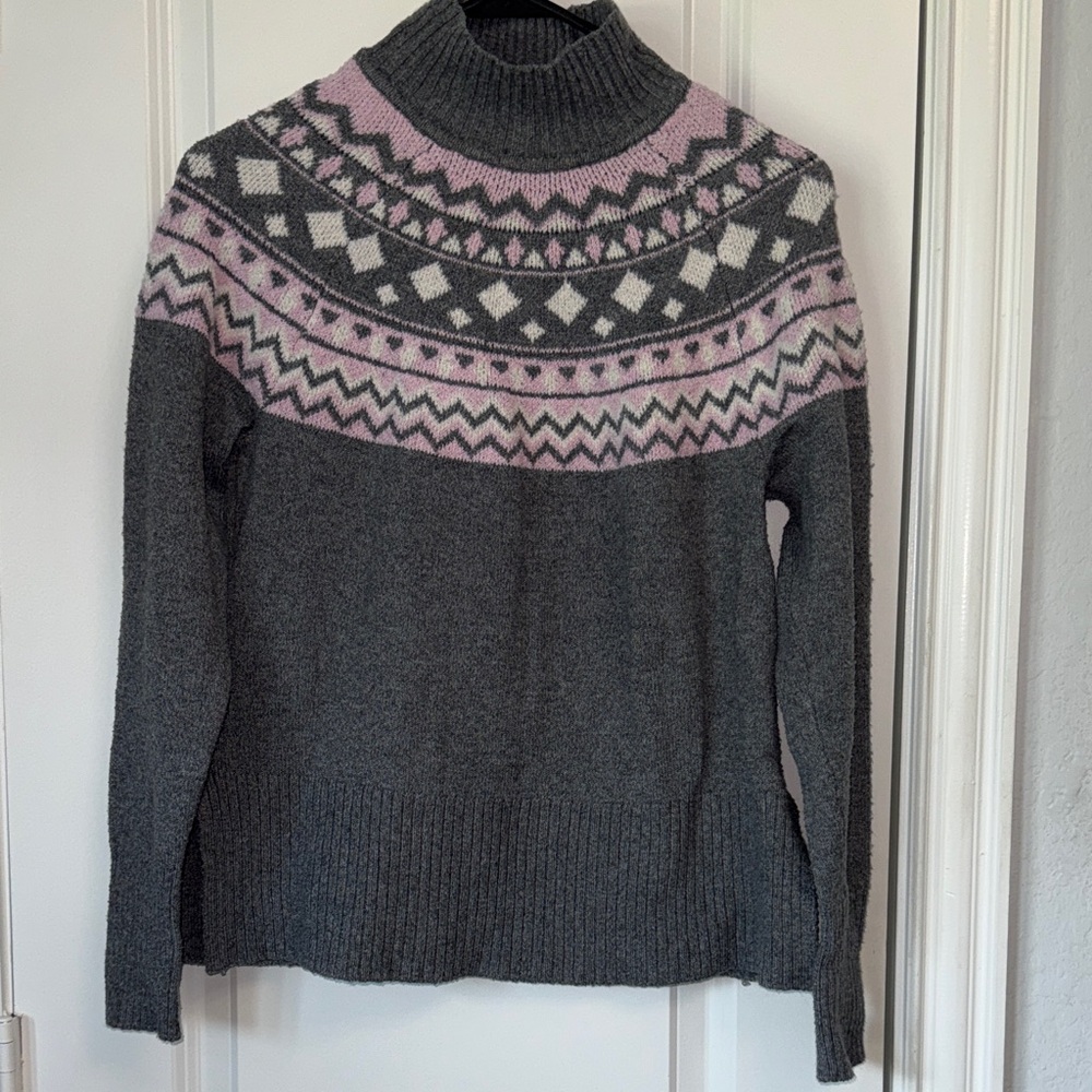 Tahari Charcoal Gray and Light Pink Fair Isle Turtleneck Sweater